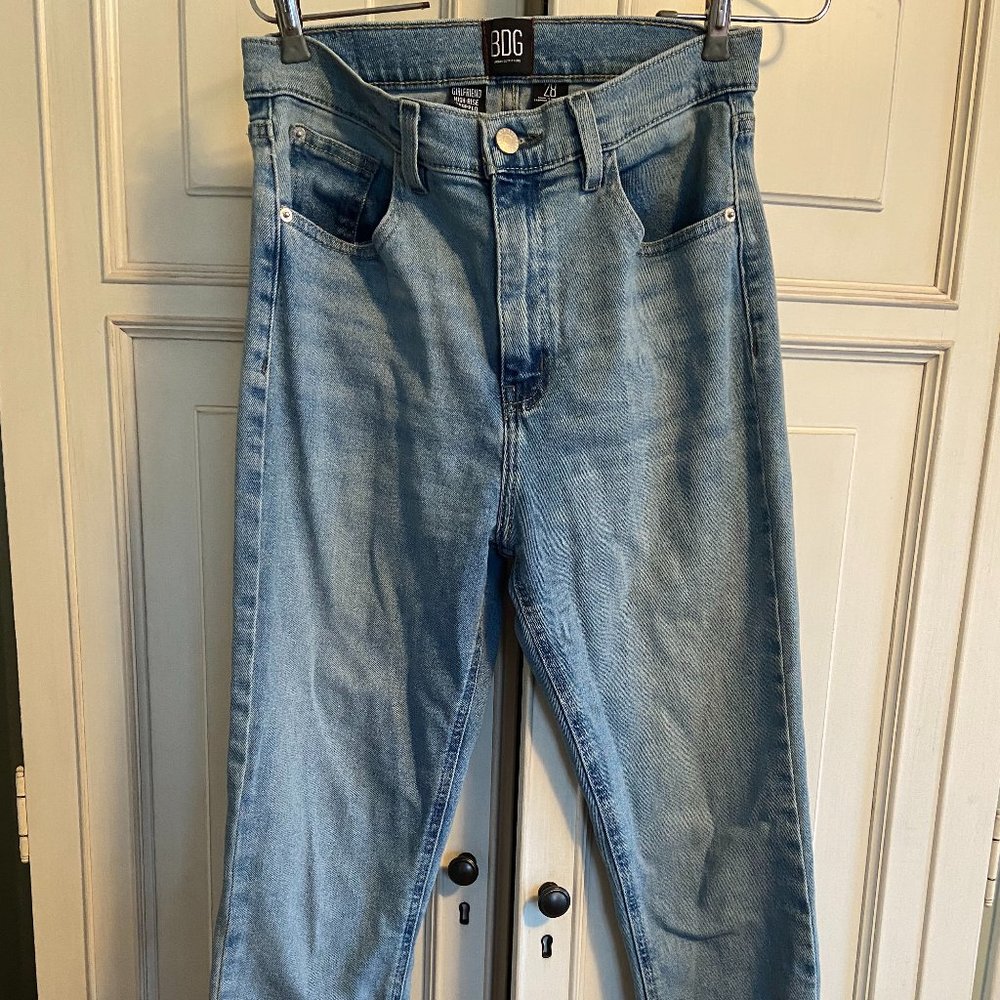 BDG Girlfriend High-Rise Cropped Jeans